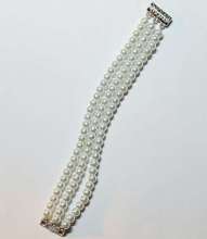 Something New Bracelet by Rene' Despres©2026, an original design by Rene' Despres All Rights Reserved taught exclusively at Bead Jungle, Henderson, NV Something New by Rene' Despres©2026 All Right Reserved Bead class, Bracelet class Henderson, NV Las Vegas, NV